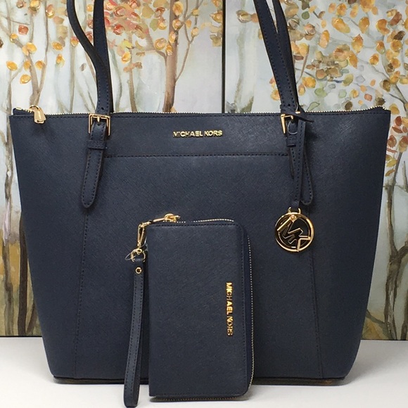 Michael Kors Handbags - NWT Michael kors bundle Ciara tote +wallet